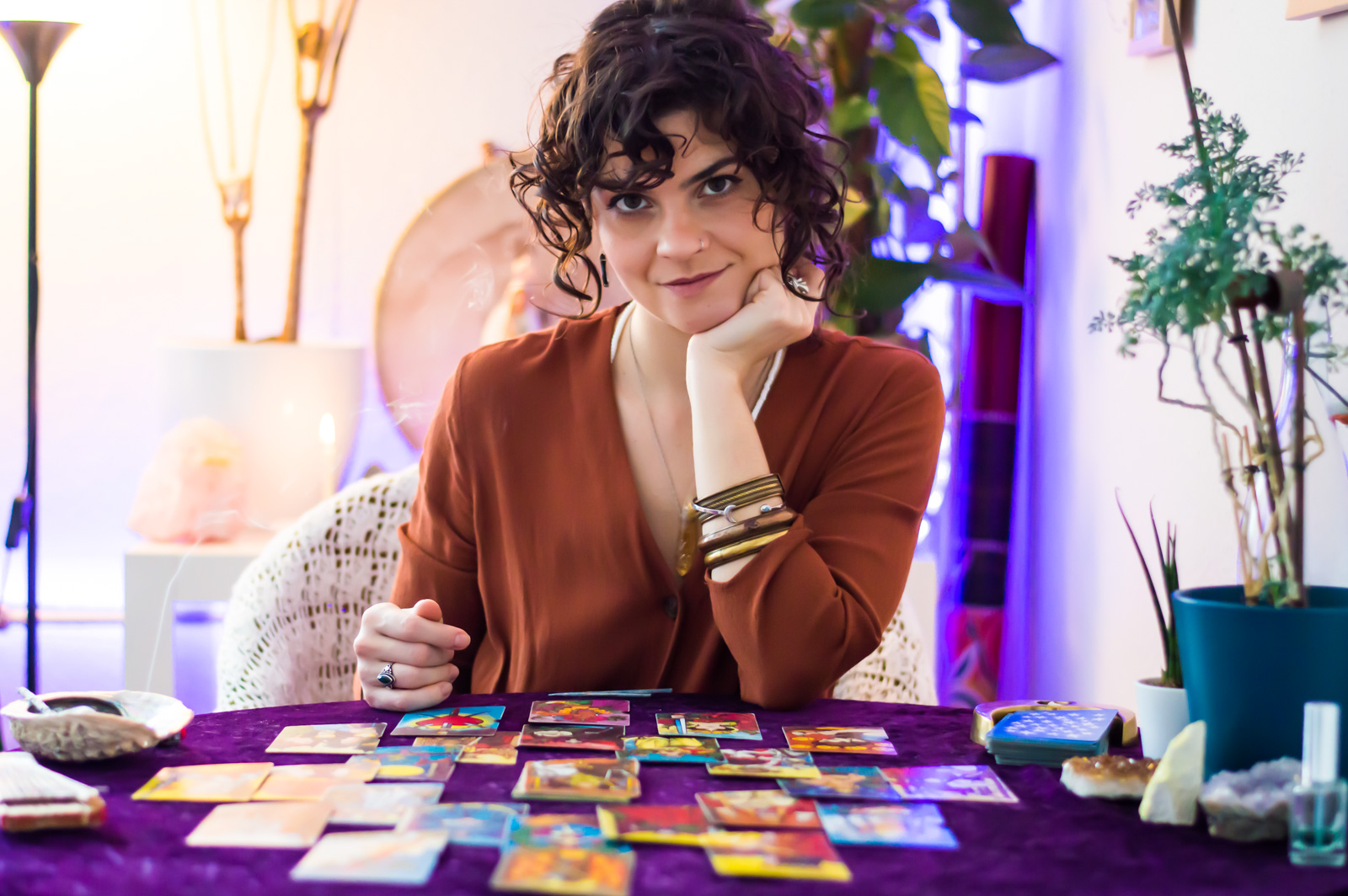 Paulina reading Tarot
